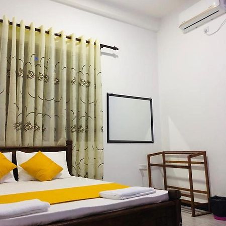 Freedom Inn 尼甘布 外观 照片